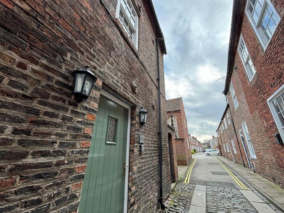 Quirky Cottage In The Historical Town Of Beverley Exterior foto